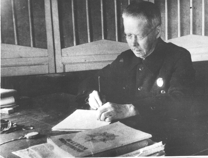 M.Lebedev_za_rabotoi__1947_g..bmp